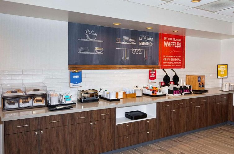 Hampton Inn & Suites Riverton