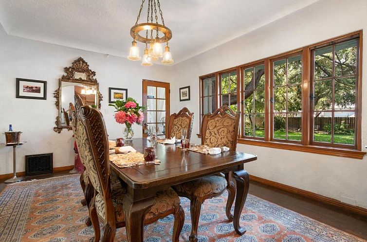 Candlelight Inn Napa Valley