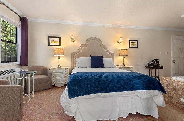 Candlelight Inn Napa Valley