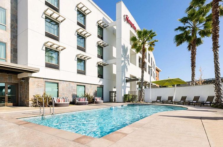 Hampton Inn & Suites - Napa, CA