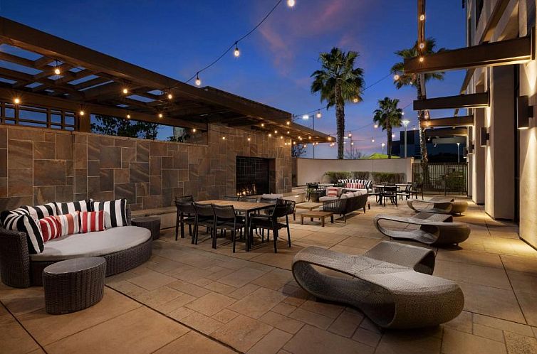 Hampton Inn & Suites - Napa, CA