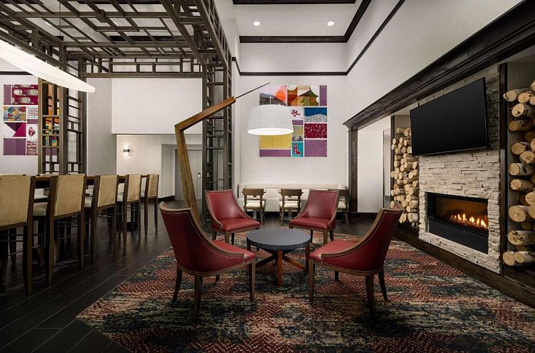 Hampton Inn & Suites - Napa, CA