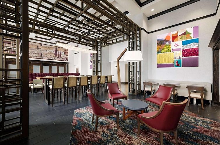 Hampton Inn & Suites - Napa, CA