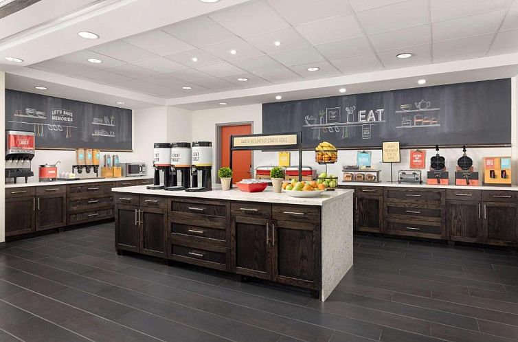 Hampton Inn & Suites - Napa, CA