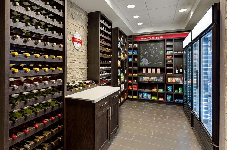 Hampton Inn & Suites - Napa, CA