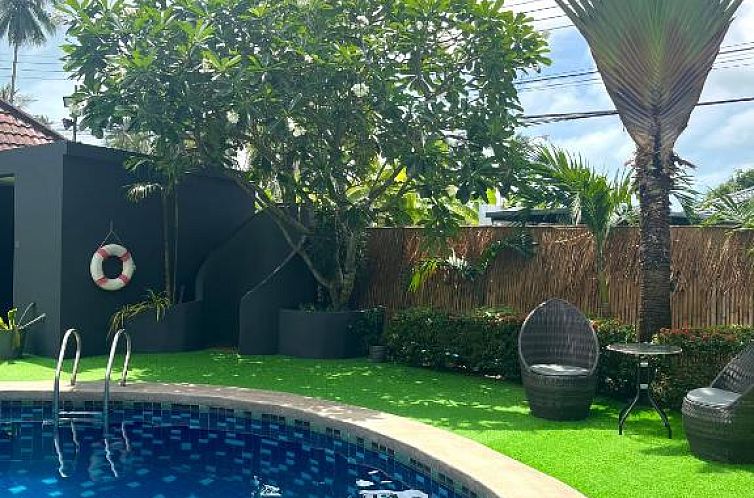 Tropical Palm Resort