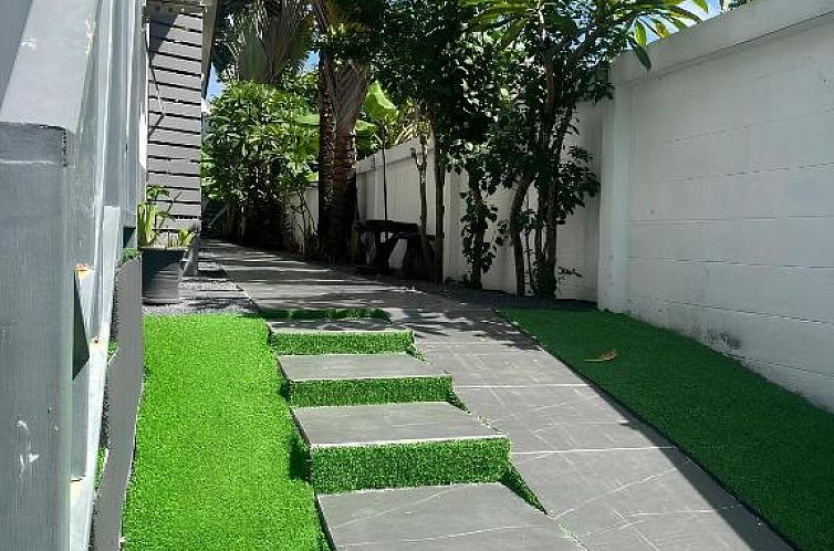 Tropical Palm Resort