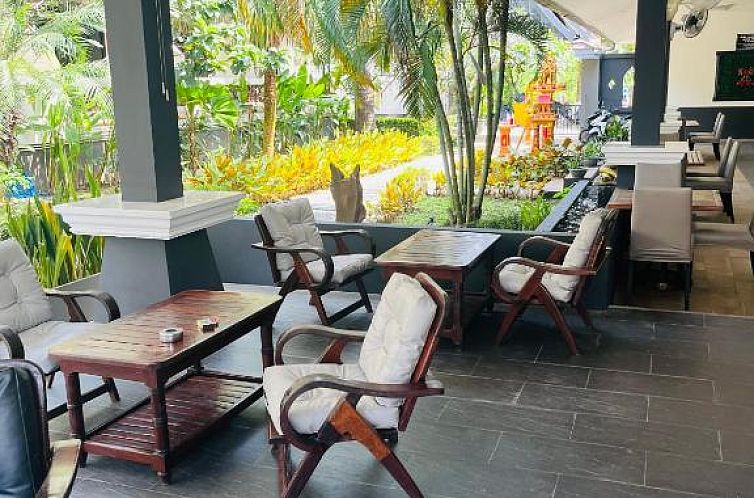 Tropical Palm Resort