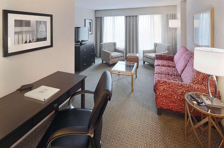 Hampton Inn & Suites Reagan National Airport - Crystal City