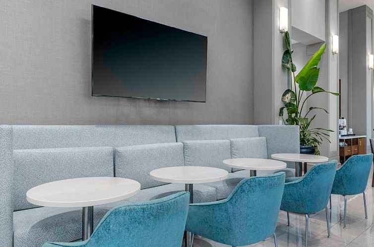 Hampton Inn & Suites Reagan National Airport - Crystal City