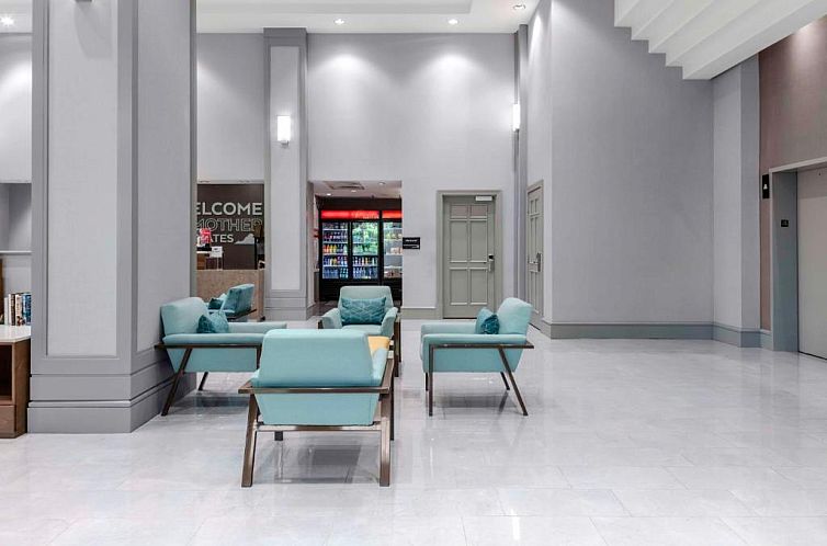 Hampton Inn & Suites Reagan National Airport - Crystal City