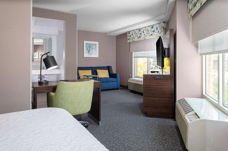 Hampton Inn & Suites Reagan National Airport - Crystal City