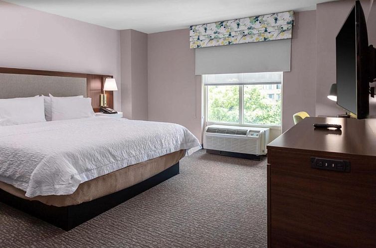 Hampton Inn & Suites Reagan National Airport - Crystal City