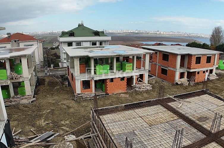 Geschakelde woning in Firuzköy