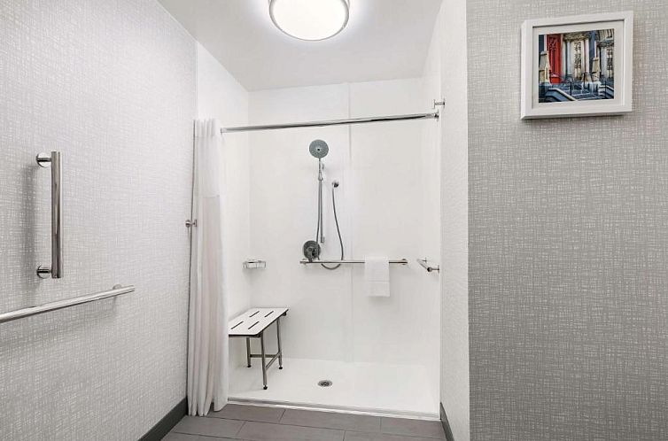 Hampton Inn & Suites Baltimore Inner Harbor