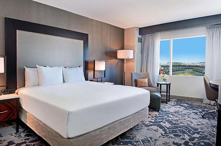 Hilton Baltimore Inner Harbor