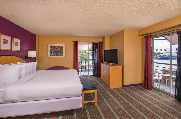 Pier 5 Hotel Baltimore, Curio Collection by Hilton