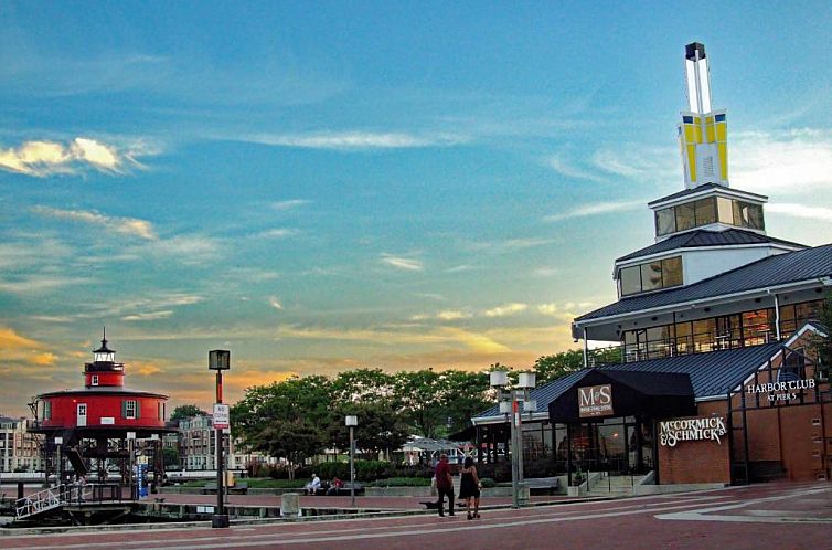 Pier 5 Hotel Baltimore, Curio Collection by Hilton