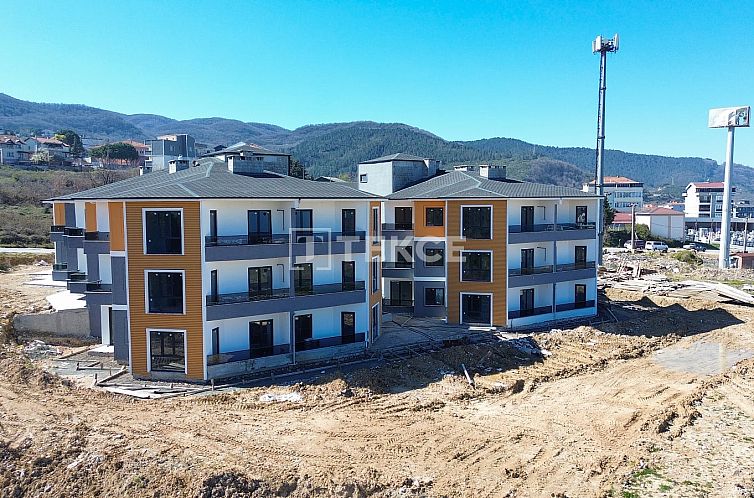 Geschakelde woning in Çamlık