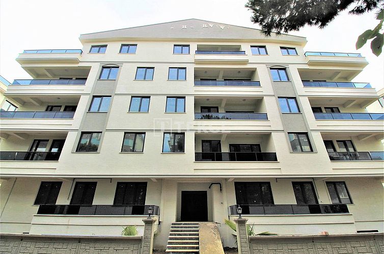 Geschakelde woning in Teşvikiye Bld. (Karşıyaka Mh.)