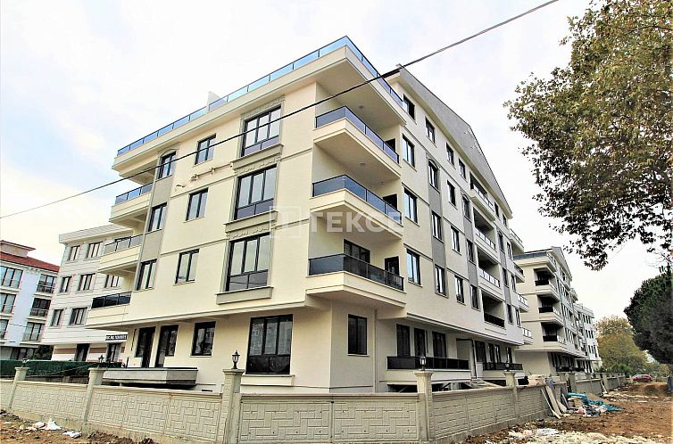 Geschakelde woning in Teşvikiye Bld. (Karşıyaka Mh.)