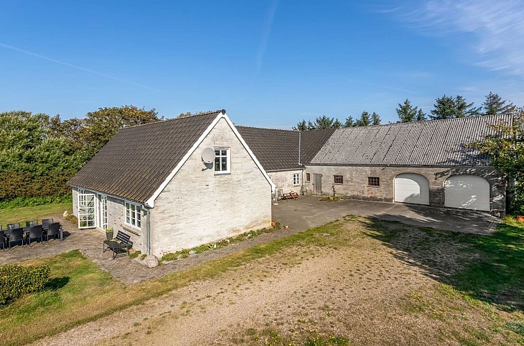 Vakantiehuis "Merrit" - 4.6km to the fjord