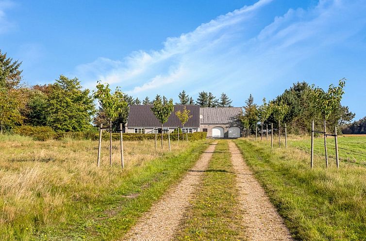 Vakantiehuis "Merrit" - 4.6km to the fjord