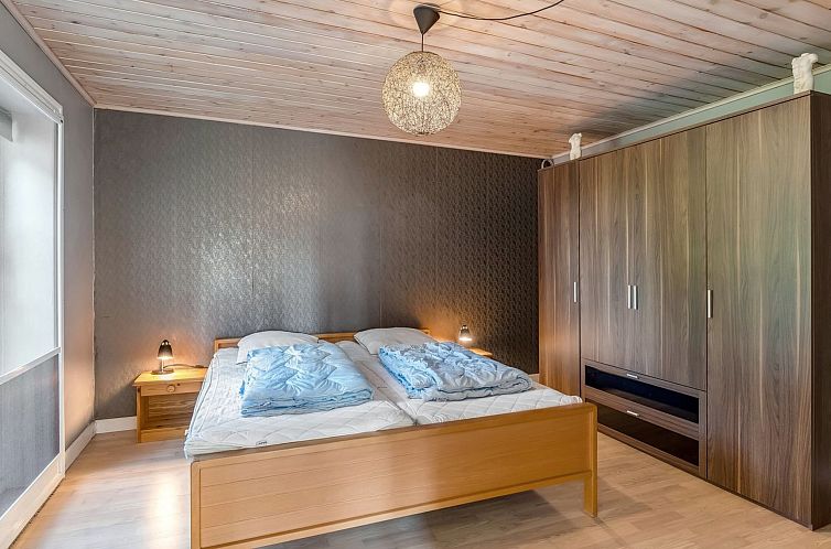 Vakantiehuis "Merrit" - 4.6km to the fjord