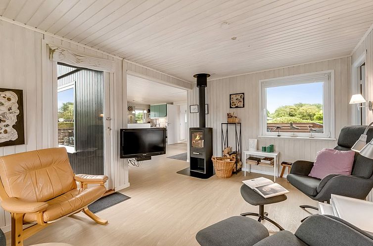 Vakantiehuis "Merrit" - 4.6km to the fjord