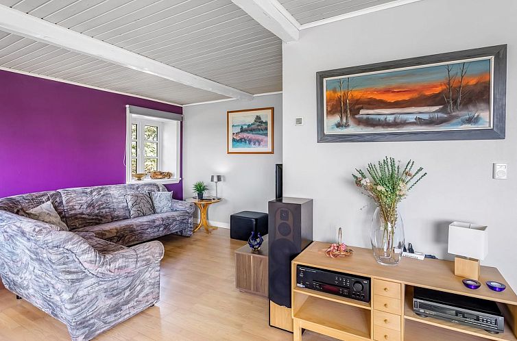 Vakantiehuis "Merrit" - 4.6km to the fjord