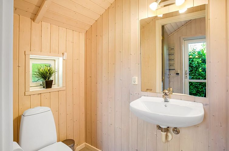 Vakantiehuis "Isving" - 1.1km to the fjord