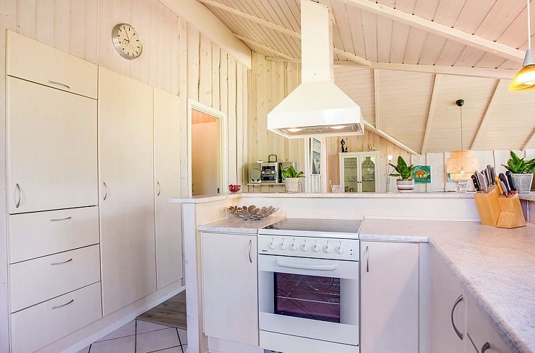 Vakantiehuis "Isving" - 1.1km to the fjord