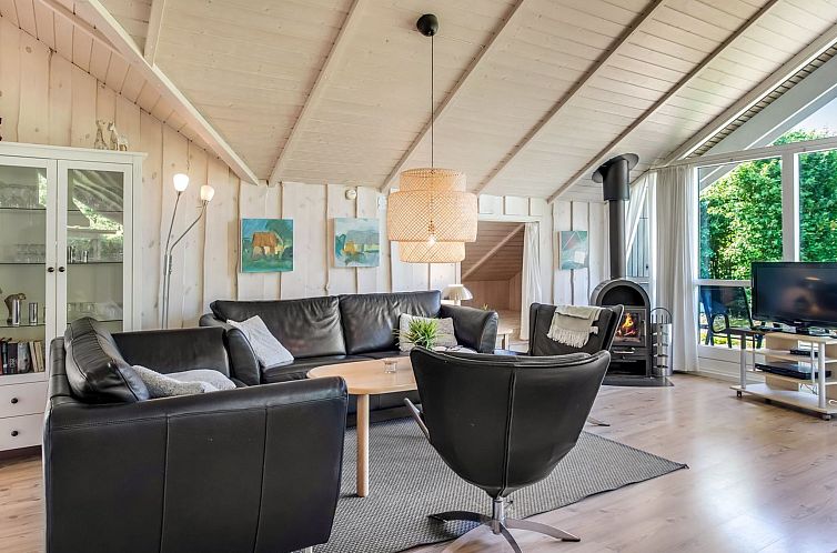 Vakantiehuis "Isving" - 1.1km to the fjord