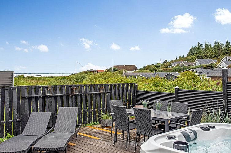 Vakantiehuis "Evamaria" - 10m from the sea