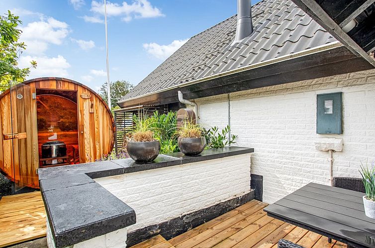 Vakantiehuis "Evamaria" - 10m from the sea