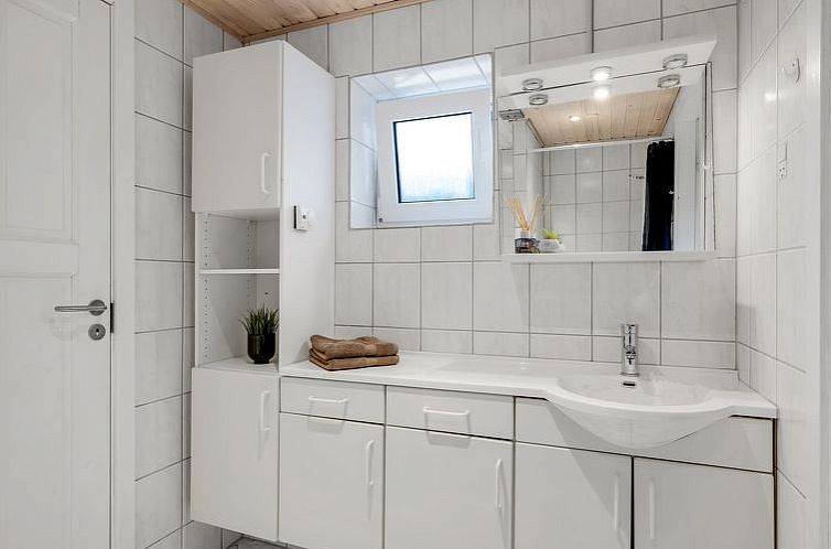 Vakantiehuis "Eino" - 150m from the sea