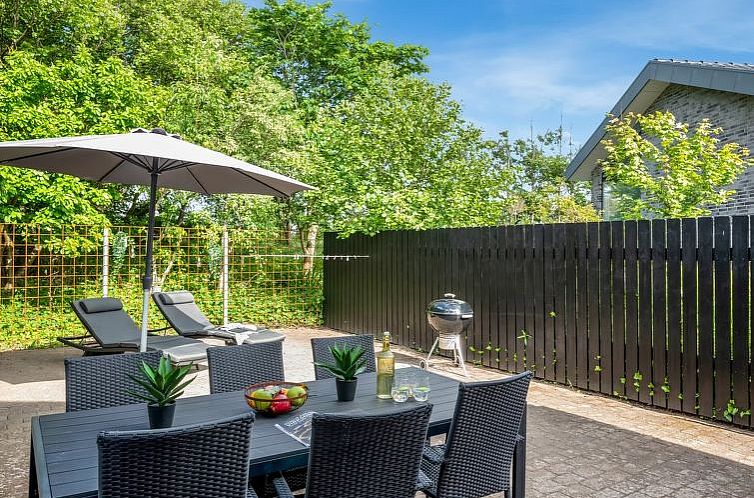 Vakantiehuis "Eino" - 150m from the sea