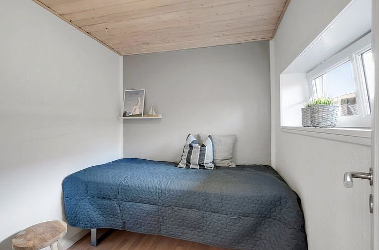 Vakantiehuis "Eino" - 150m from the sea