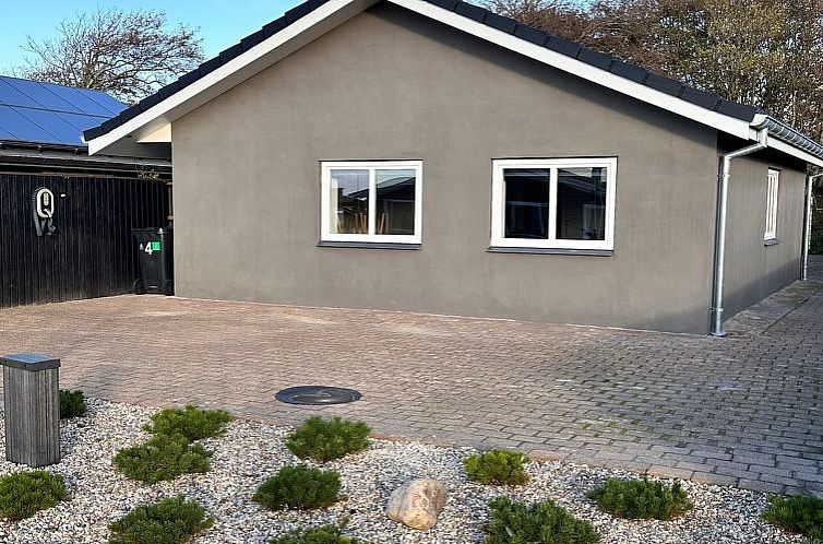 Vakantiehuis "Eino" - 150m from the sea