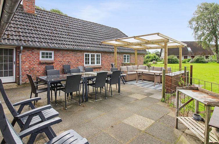 Vakantiehuis "Hedda" - 15km from the sea