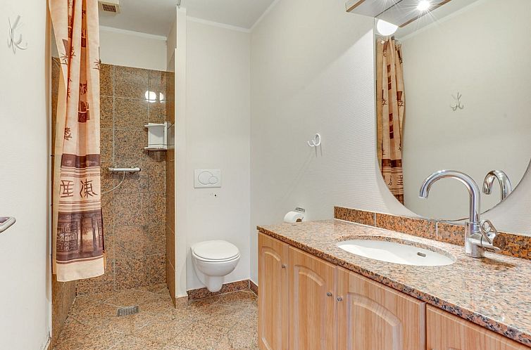 Vakantiehuis "Kiri" - 24km from the sea