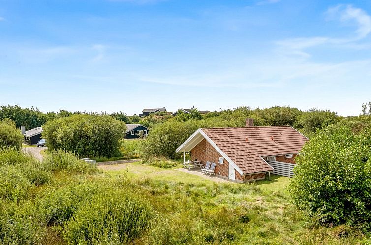 Vakantiehuis "Danica" - 500m from the sea