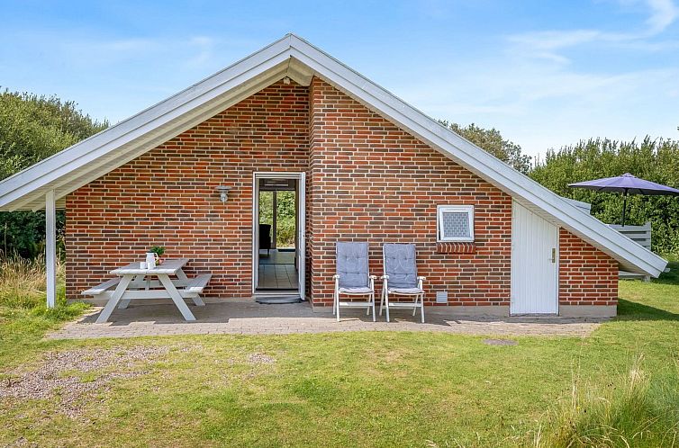 Vakantiehuis "Danica" - 500m from the sea