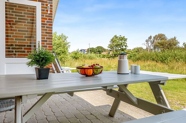 Vakantiehuis "Danica" - 500m from the sea