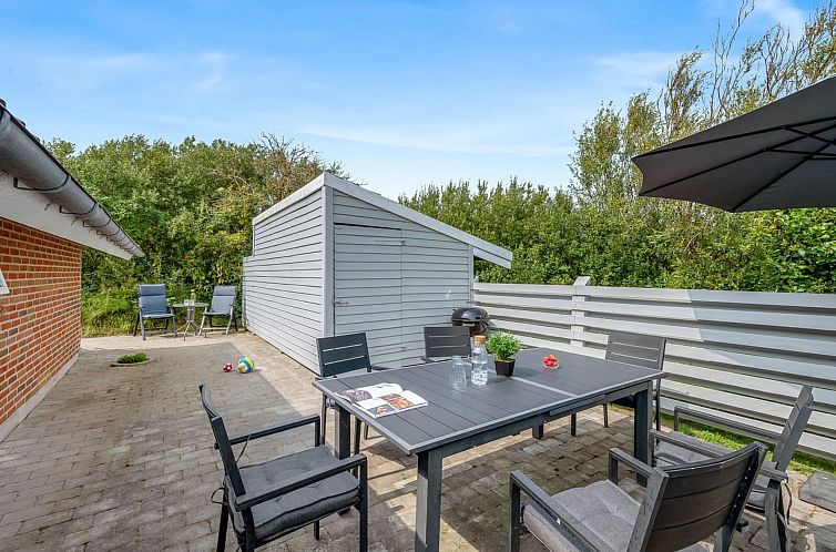 Vakantiehuis "Danica" - 500m from the sea