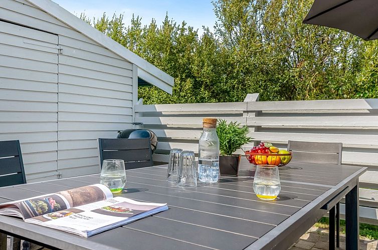 Vakantiehuis "Danica" - 500m from the sea