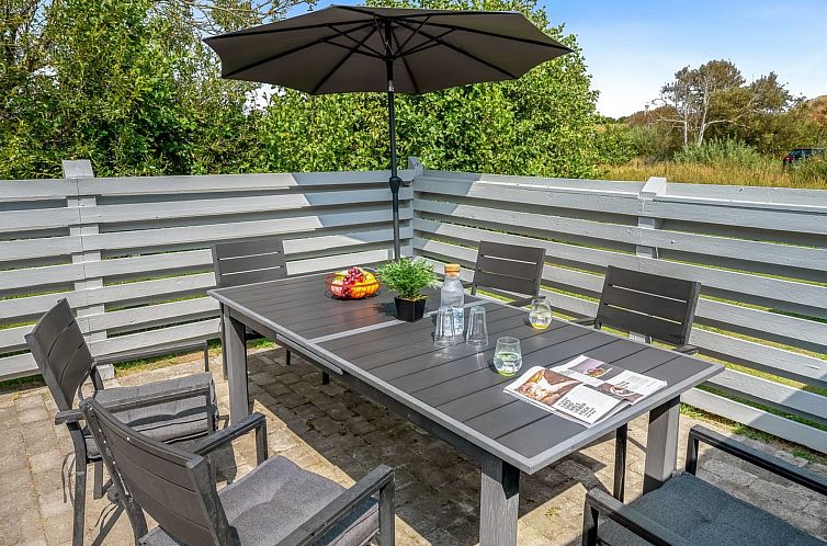 Vakantiehuis "Danica" - 500m from the sea