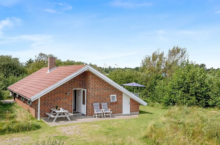 Vakantiehuis "Danica" - 500m from the sea