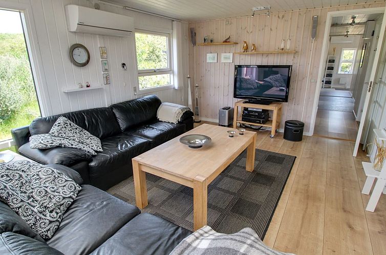 Vakantiehuis "Aatos" - 500m from the sea