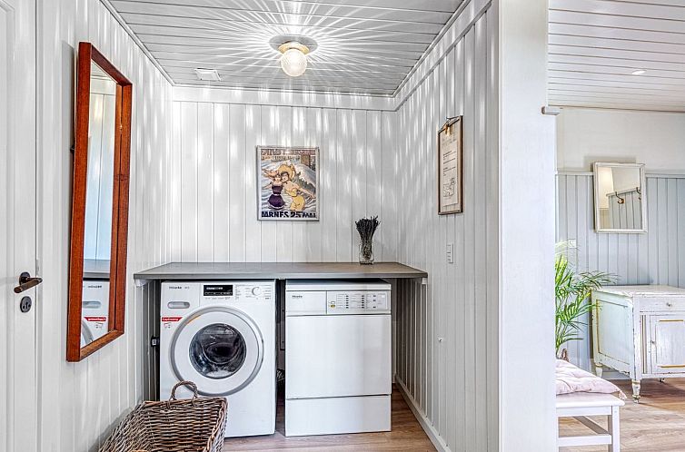 Vakantiehuis "Sten" - 100m from the sea